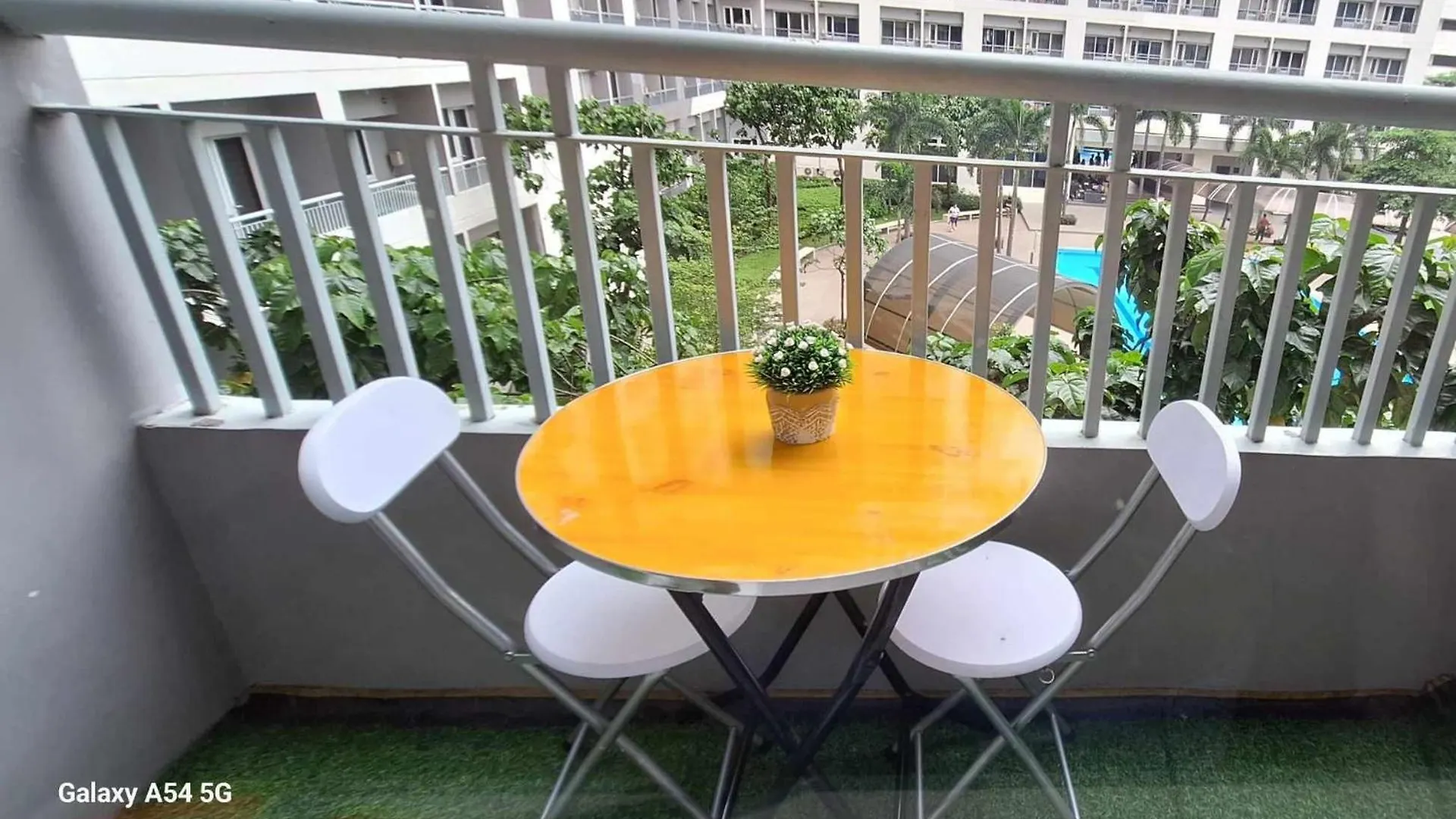 Bright And Cozy 1 Bedroom With Balcony Pool View And Wifi In Grace Residences Manila Apartment