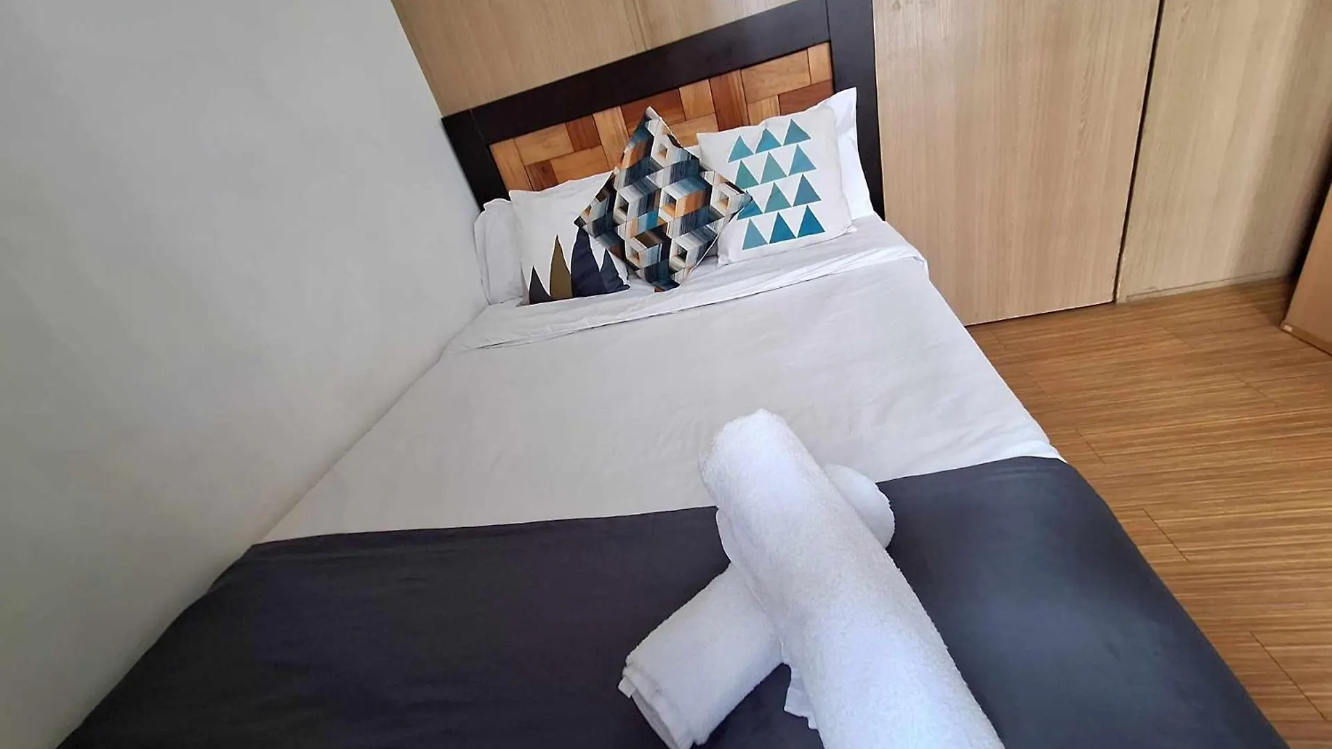Bright And Cozy 1 Bedroom With Balcony Pool View And Wifi In Grace Residences Manila Apartment