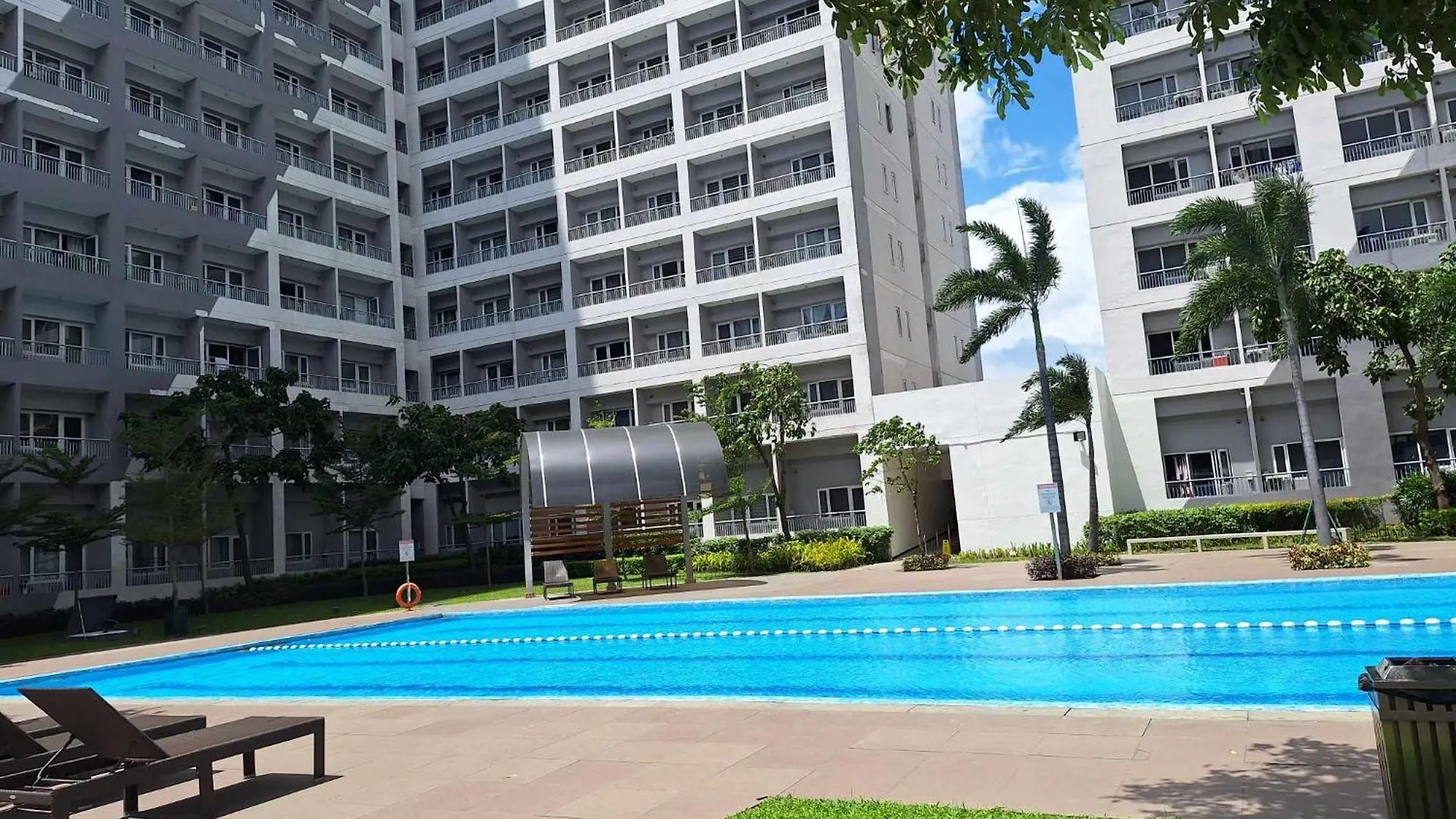 Bright And Cozy 1 Bedroom With Balcony Pool View And Wifi In Grace Residences Manila Apartment
