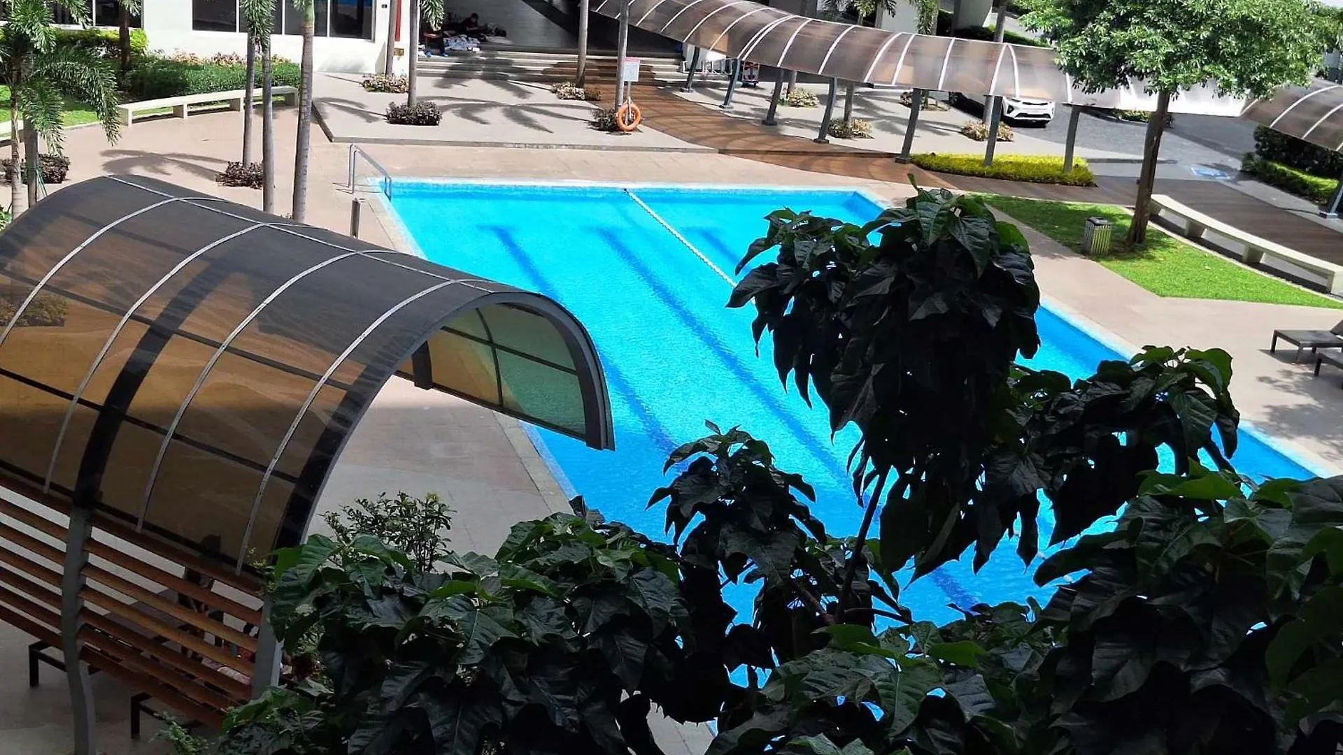 Bright And Cozy 1 Bedroom With Balcony Pool View And Wifi In Grace Residences Manila