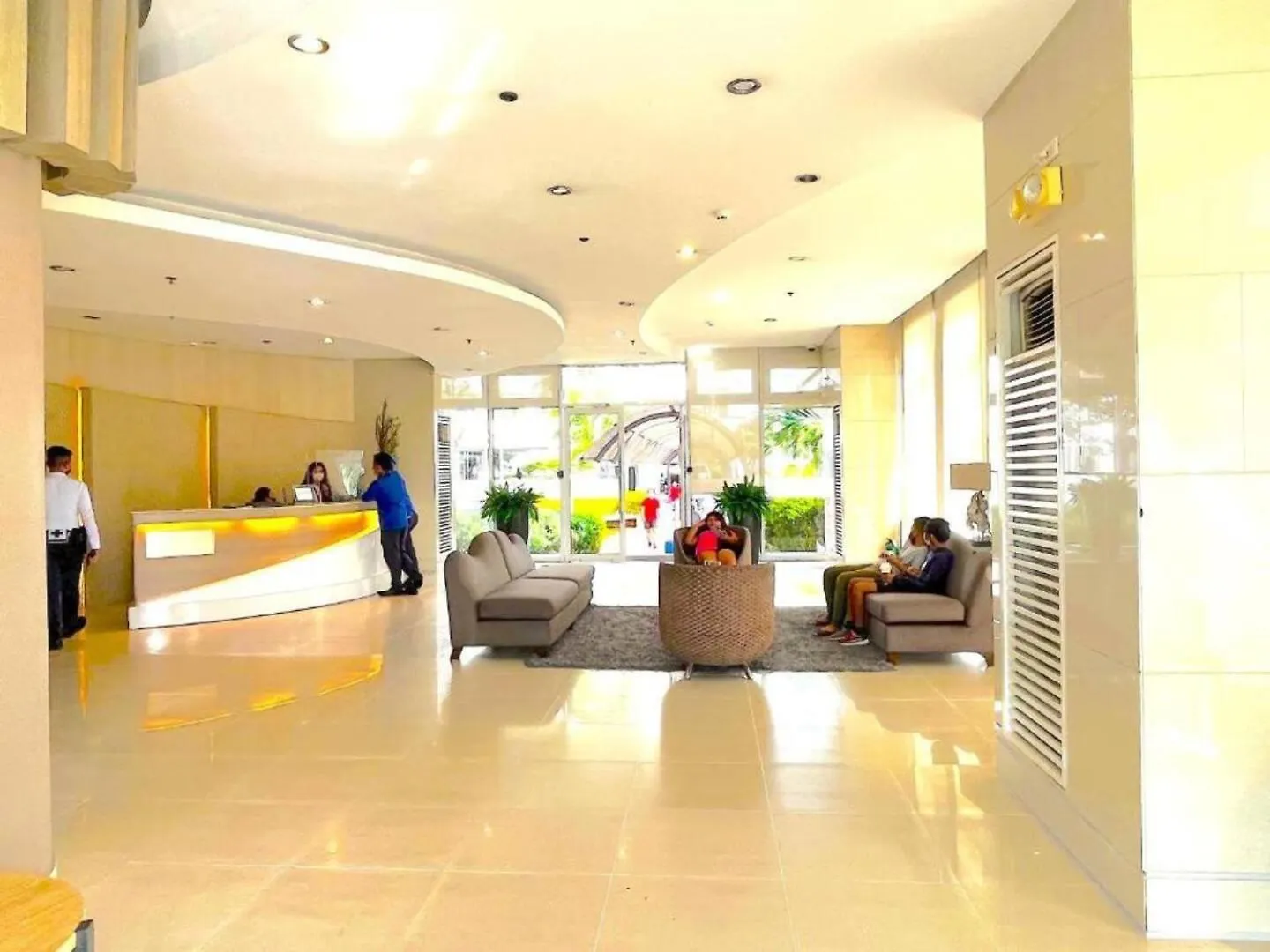 Bright And Cozy 1 Bedroom With Balcony Pool View And Wifi In Grace Residences Manila 0*,